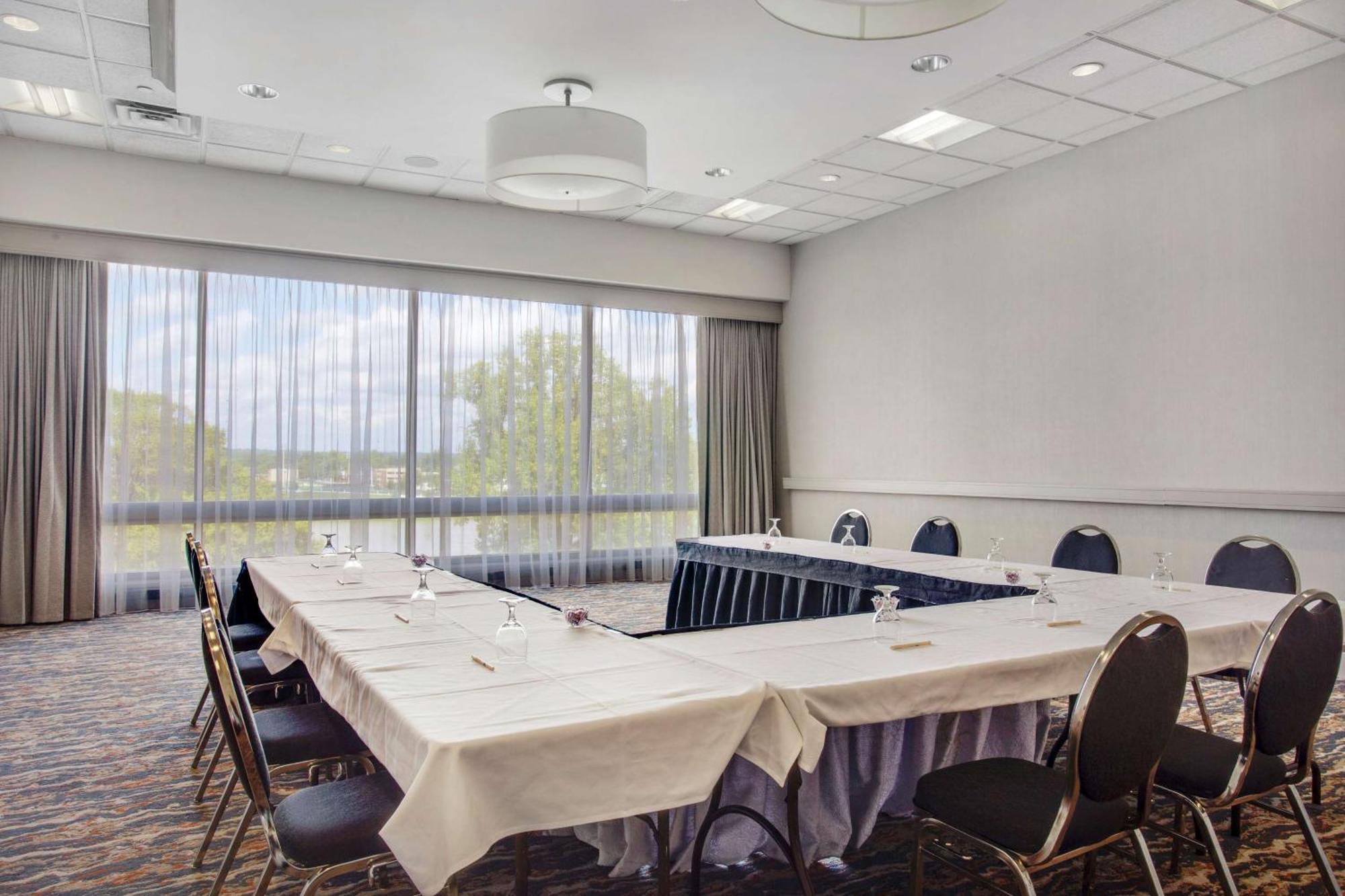 Doubletree By Hilton Little Rock Ξενοδοχείο Εξωτερικό φωτογραφία